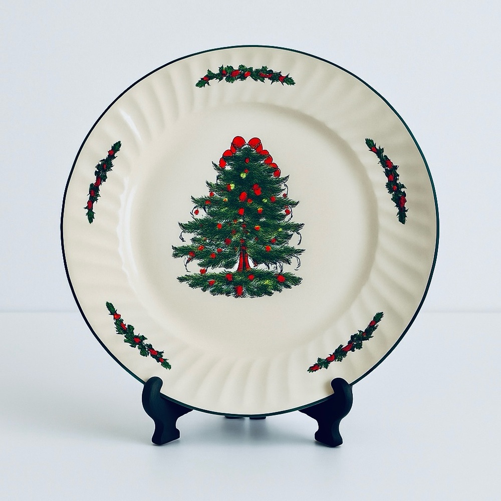 Christmas Village Christmas Tree Dinner Plate – 10.5” Porcelain Display Piece - Picture 4 of 4